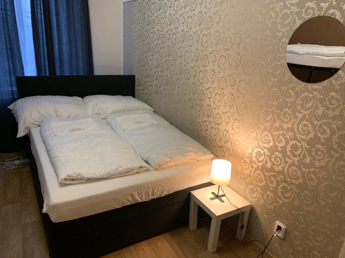 Helen U Namesti Miru Hostel Prague